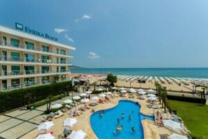 Dit Evrika Beach Club