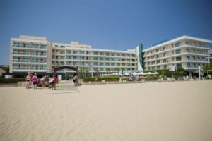 Dit Evrika Beach Club